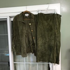 This has SOLD SOLD SOLD olive green blazer